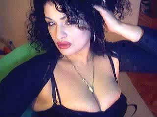 BustyLola (live cam sex)