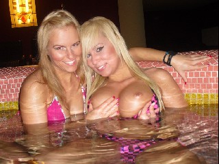 SquirtSluts – The Blonde Couples Cam Girl Room That Feels Like An Invitation