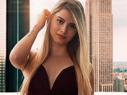 blonde cam girl InnaBlair