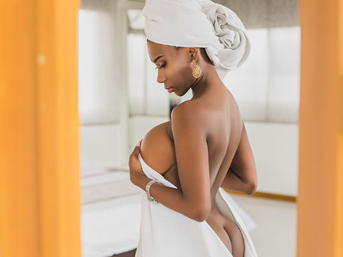 DannaCupcake – A Curvy Black Cam Girl Who Brings Warmth And Presence
