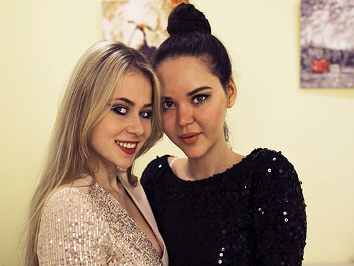 HannaMoonCate – A Lesbian Cam Girl Duo That Keeps Viewers Watching Longer Than Expected