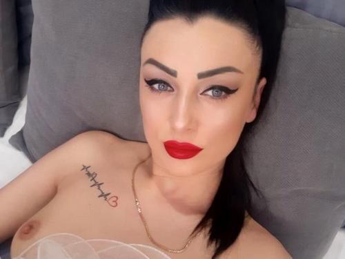 ErikaStill latin cam girl