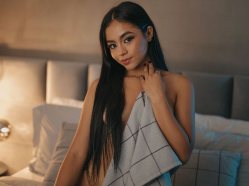 blonde cam girl SaraVasquez