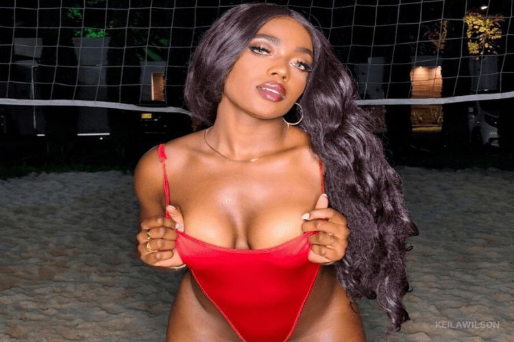 KeilaWilson – An Athletic Ebony Cam Girl Who Owns Every Moment