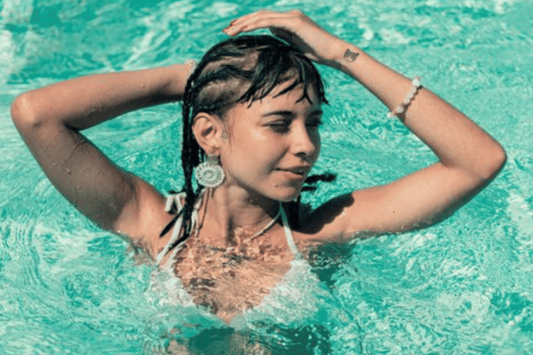 ElizabethThaylor – The Latin Cam Girl Confidence You Notice Immediately