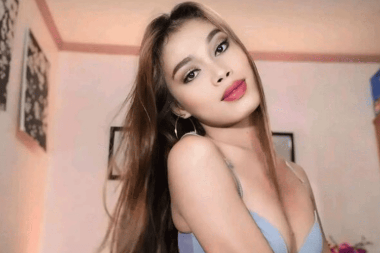 SofiaLust – Asian Webcam Girl Lingerie Performer Who Makes Five Minutes Feel Like Fifty